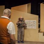Foto Rakvere Teatri lavastusest "Ettevaatust, õnn!", foto Alana Proosa