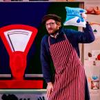 Foto Rakvere Teatri lavastusest "Kessu ja Tripp", fotograaf Kalev Lilleorg