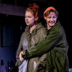 Foto Rakvere Teatri lavastusest "Lahkumine", fotograaf Kalev Lilleorg