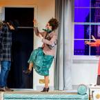 Foto Rakvere Teatri lavastusest "Kõik on jokk, proua minister", fotograaf Kalev Lilleorg