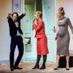 Foto Rakvere Teatri lavastusest "Kõik on jokk, proua minister", fotograaf Kalev Lilleorg