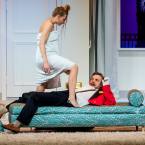 Foto Rakvere Teatri lavastusest "Kõik on jokk, proua minister", fotograaf Kalev Lilleorg