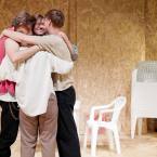 Foto Rakvere Teatri lavastusest "Lõputu suvi", fotograaf Joel Väli