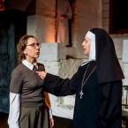 Foto Rakvere Teatri lavastusest "Agnes Dei", fotograaf Kalev Lilleorg